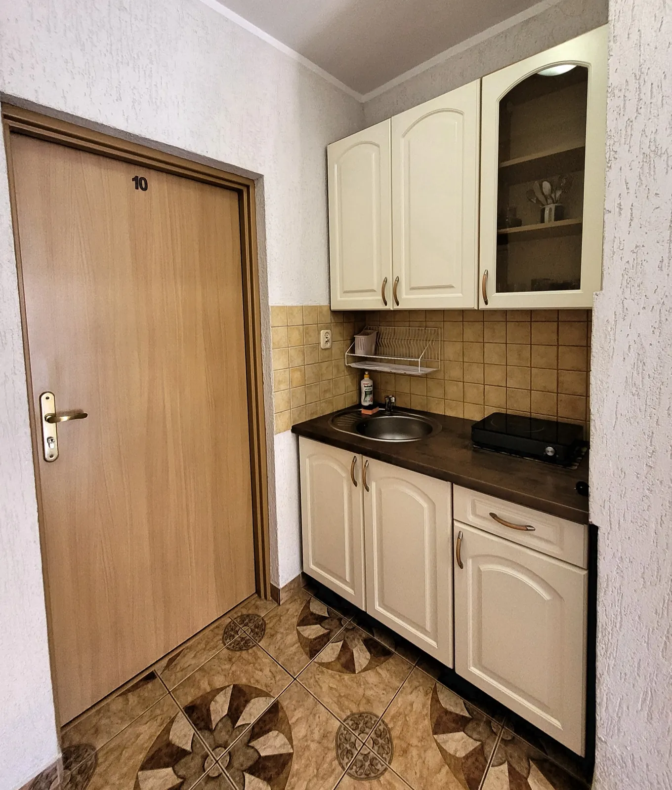 The shared kitchen in the accommodation